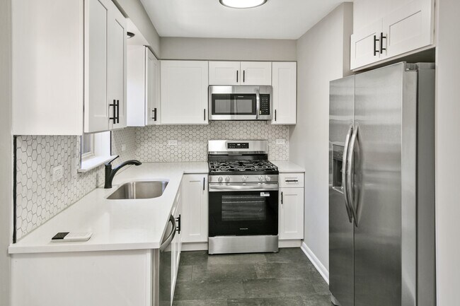 Building Photo - 7704 McVicker Ave
