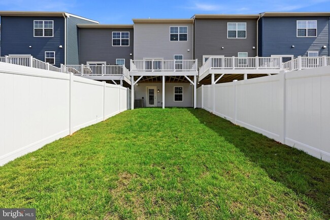 Building Photo - 432 Seeback Dr