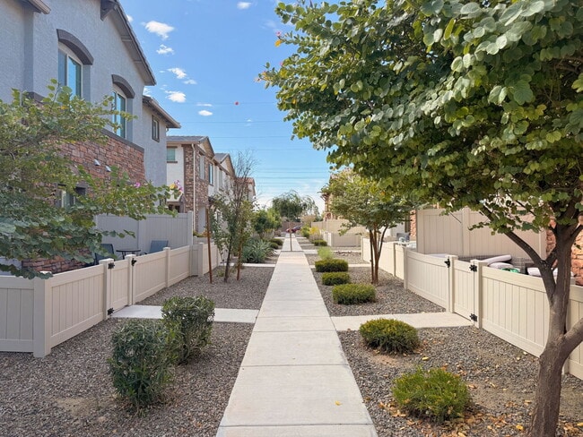 Building Photo - 4100 S Pinelake Way