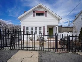 Building Photo - 12 Willson St