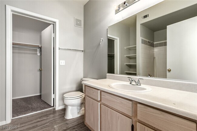 Building Photo - 7413 W Russell Rd