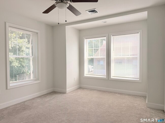 Building Photo - 1083 Whalley Ave
