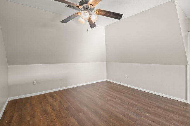 Building Photo - 121 E North St