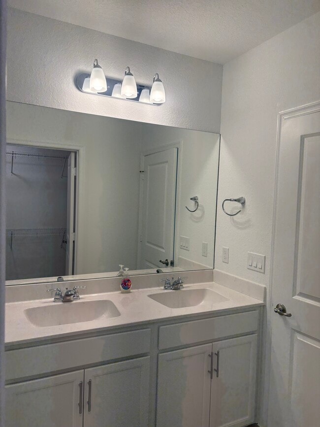 Building Photo - 5041 Armina Pl
