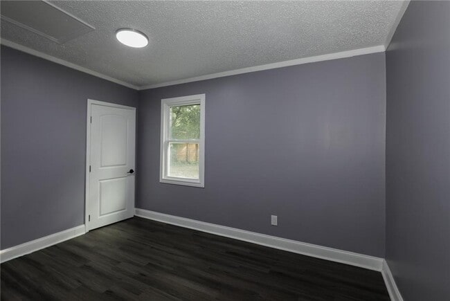 Building Photo - 870 Teton Ave SE