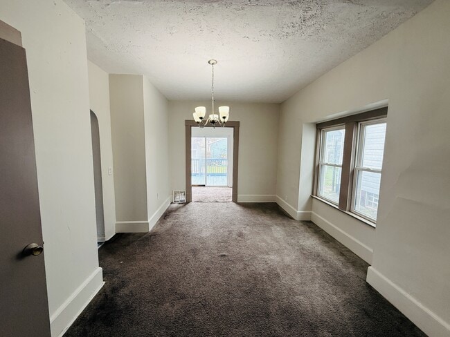 Building Photo - 2115 W 105th St