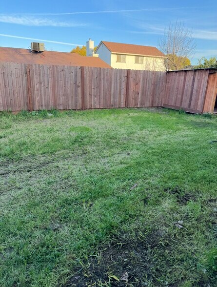 Building Photo - 6113 Francine Dr