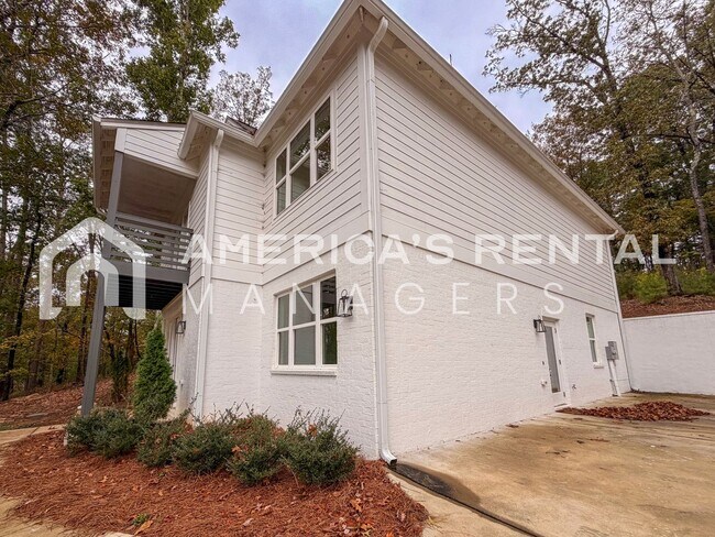 Building Photo - Home for Rent in Vestavia Hills, AL!!! Sig...