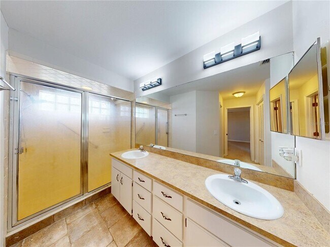 Building Photo - 7923 Ridge Pointe Dr E