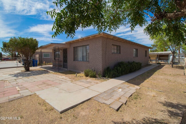 Building Photo - 321 Walsh Ln