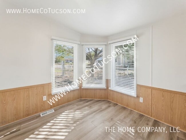 Building Photo - 5281 E Branding Iron Dr