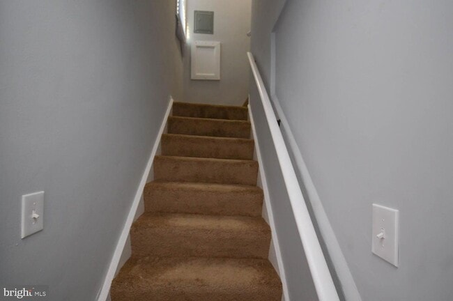 Building Photo - 46670 Midway Dr