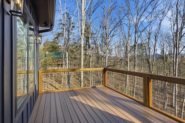 Building Photo - 106 Fairway Cir