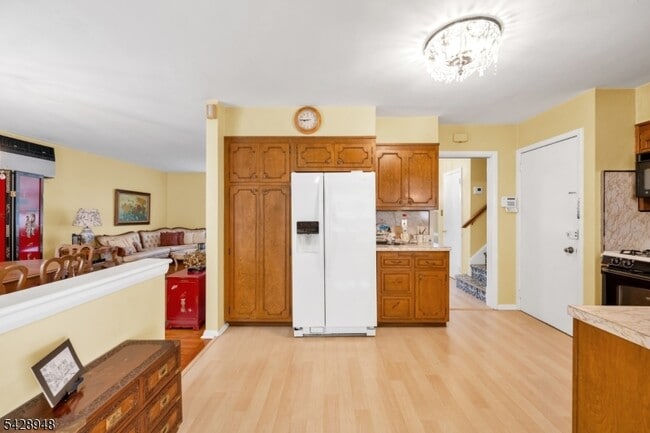 Building Photo - 204 Tryon Pl