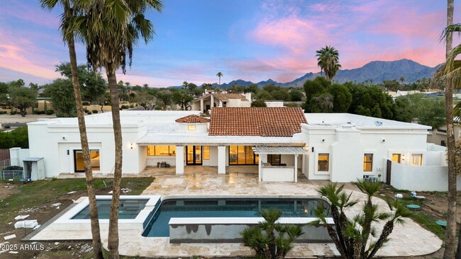 Building Photo - 10111 E Cholla St