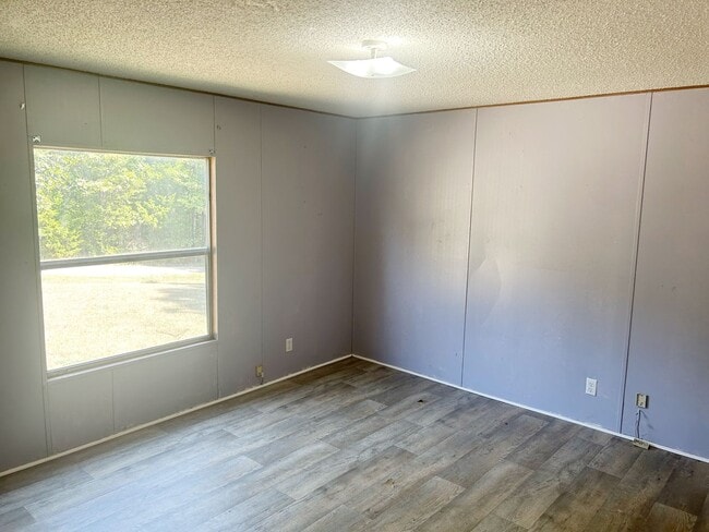 Building Photo - Mobile Home for Rent