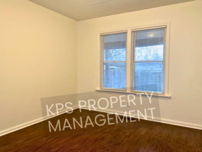 Building Photo - 708 S Ida St