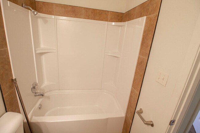 Building Photo - 210 Wheaton Ct