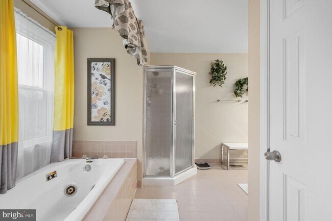 Building Photo - 15 Owen St