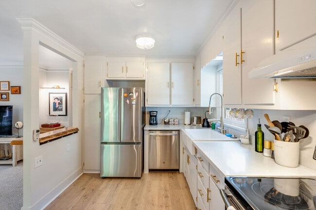 Building Photo - 4459 Brygger Dr W