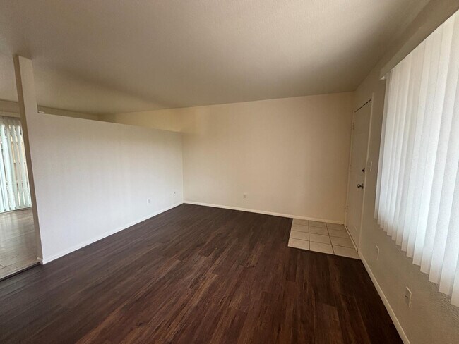 Building Photo - 1200 Lanny Ave