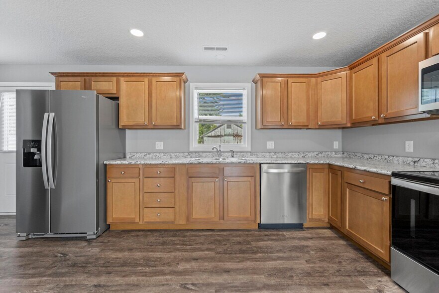 Building Photo - 2134 Galahad Cv