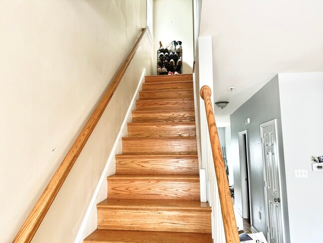 Building Photo - 1006 W Clay St