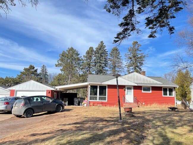 Building Photo - AVAILABLE JUNE - Nice 5 Bed 2 Bath Near Campus w/ OSP & Huge Yard