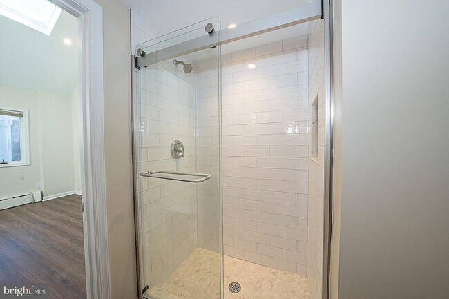 Building Photo - 1457 Manoa Rd