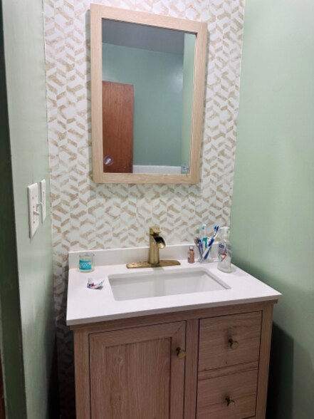 Building Photo - 2562 Meadow Lark Dr