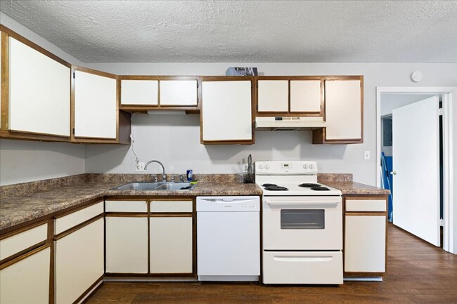 Building Photo - Spacious Home in Prime Blacksburg Location!