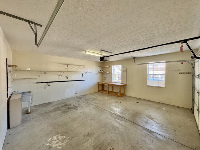 Building Photo - 174 Depew Dr