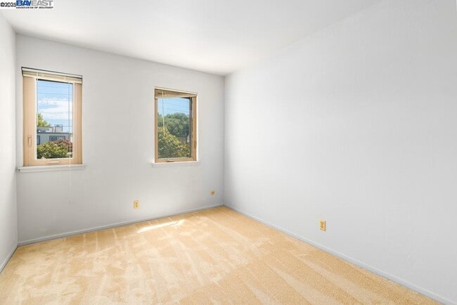 Building Photo - 1115 Camino Del Valle