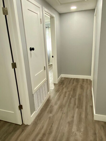 Building Photo - 1144 Carson St