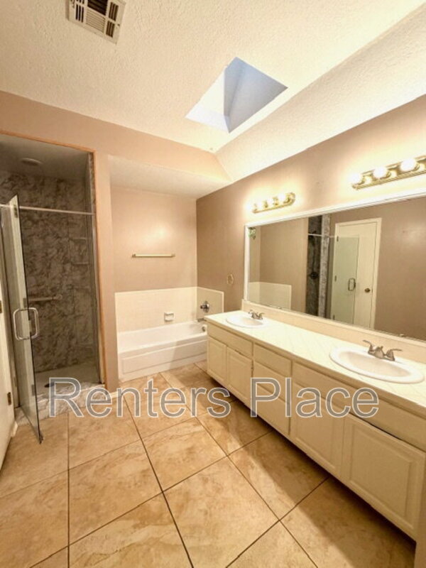 Building Photo - 11121 S 106th E Ave