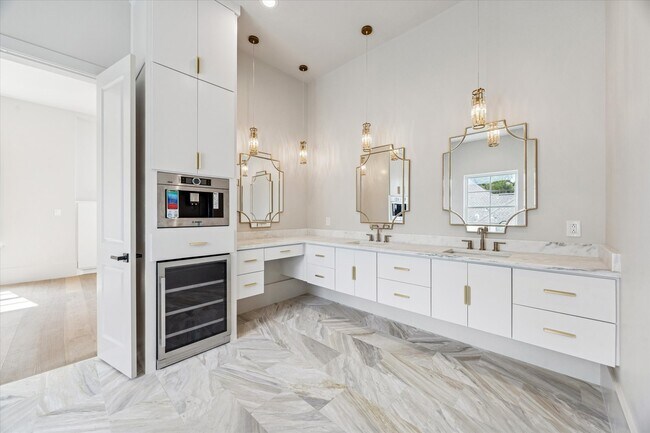 Building Photo - 7203 Tickner St