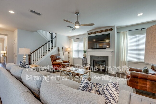 Building Photo - 1050 Nolencrest Dr