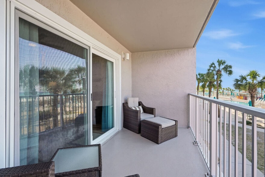 Building Photo - 8743 Thomas Dr