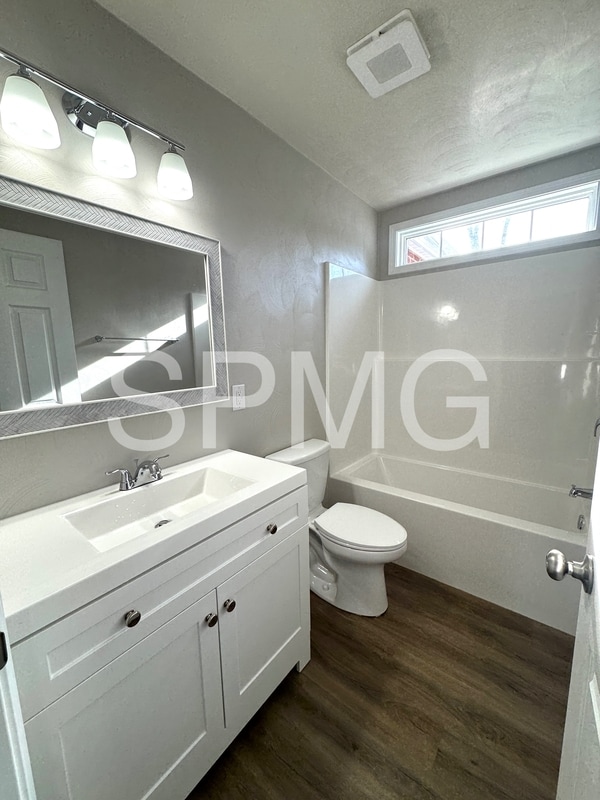 Building Photo - 1016 26th St SW