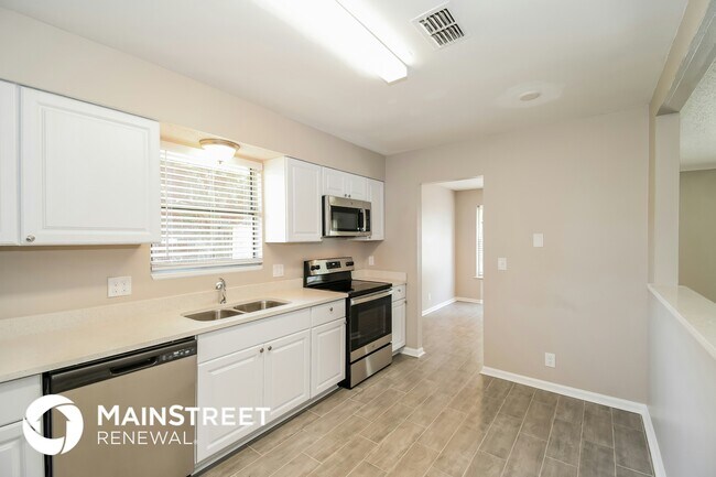 Building Photo - 7850 Blank Dr N