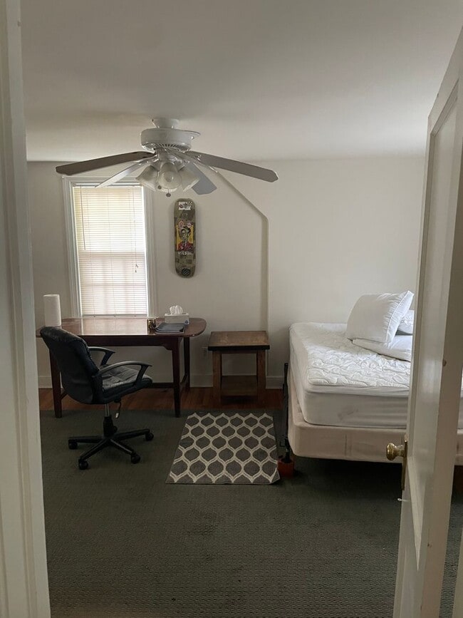 Building Photo - Perfect Home a Block from Mary Munford