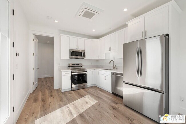 Building Photo - 73552 Feather Trail