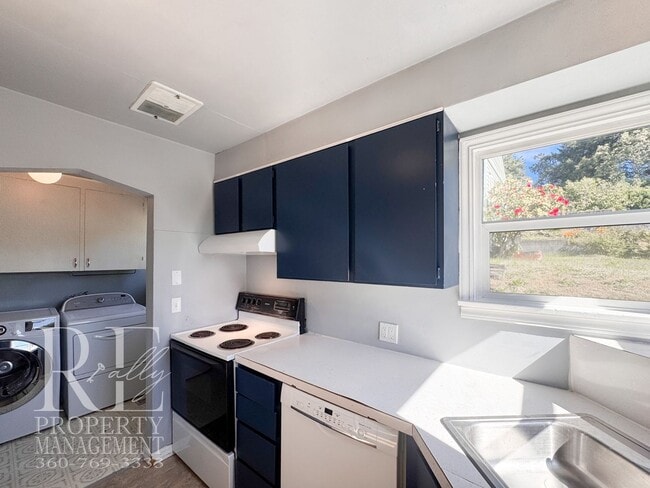 Building Photo - Timeless Charm Meets Comfort – 2-Bedroom Brick Home with Fireplace & Fenced Yard