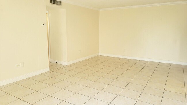 Building Photo - 494 NW 165th St