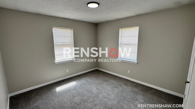 Building Photo - 10 Navy Dr