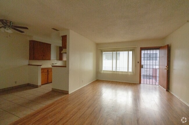 Building Photo - 234 E Tamarack Ave