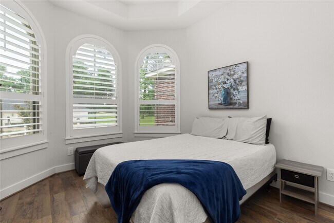 Building Photo - 3559 Pebble Beach Blvd