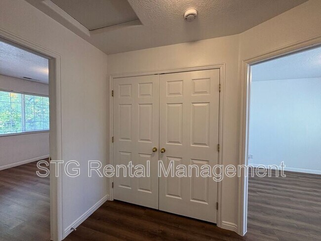 Building Photo - 154 E 100 N