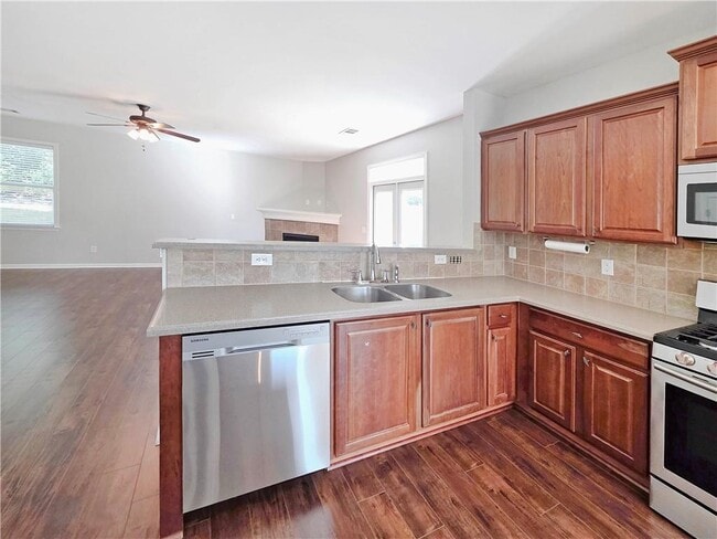 Building Photo - 5425 Fieldfreen Dr