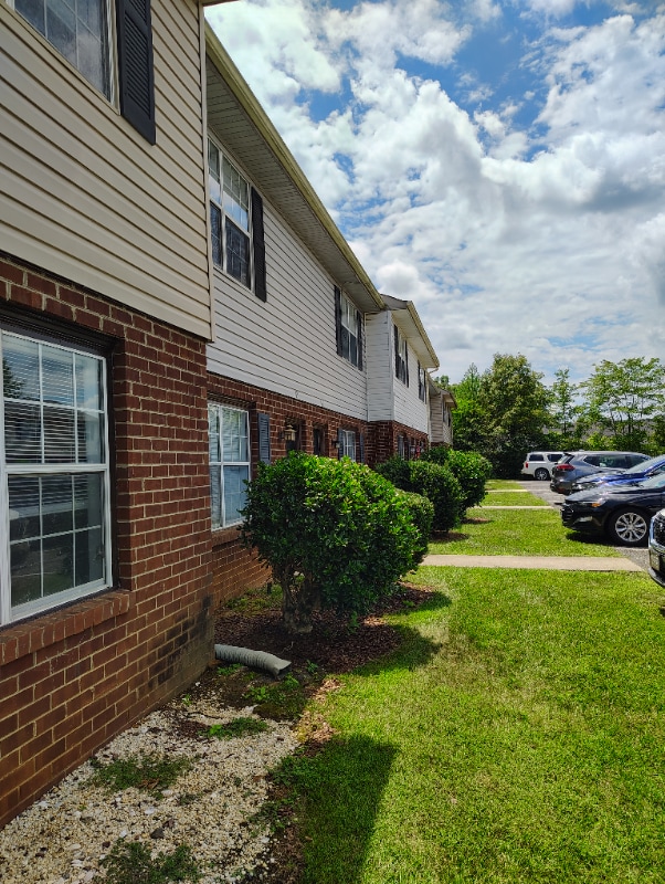 Building Photo - 27 Duiguid Dr